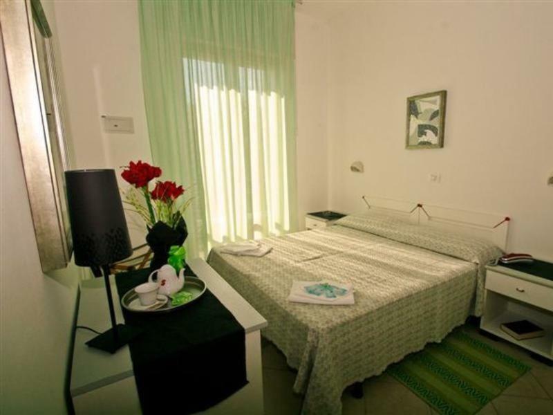 Hotel Napoleon San Mauro Mare Bagian luar foto